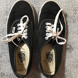 plain black and white vans